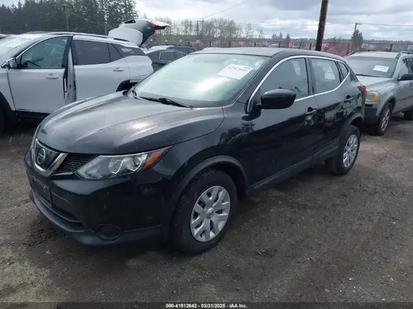 JN1BJ1CP8KW216136 2019 NISSAN ROGUE - Image 2