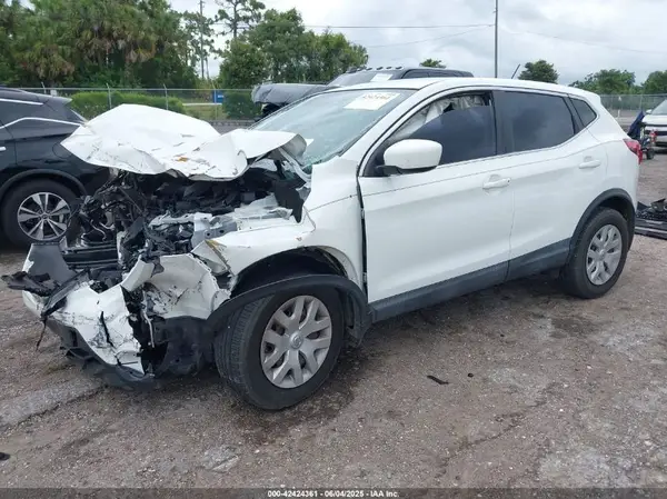 JN1BJ1CP8KW220509 2019 NISSAN ROGUE - Image 2
