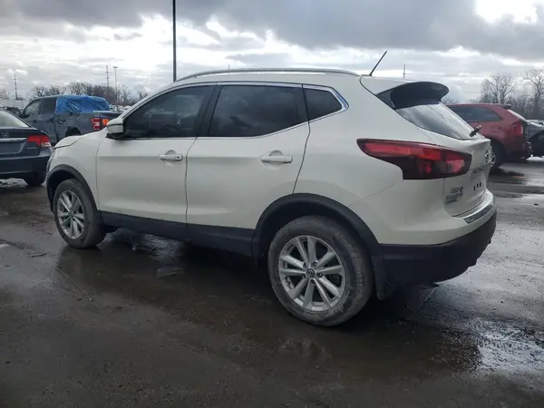JN1BJ1CP8KW222194 2019 NISSAN ROGUE - Image 2