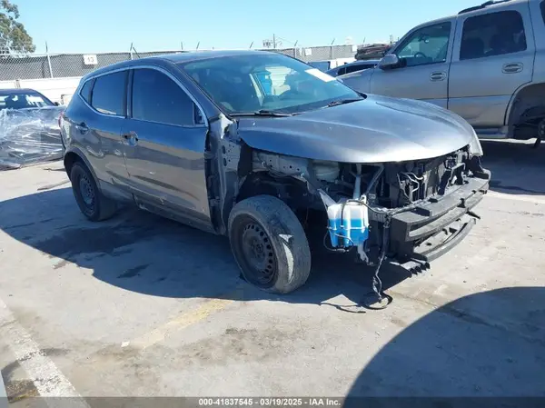 JN1BJ1CP8KW521247 2019 NISSAN ROGUE - Image 1