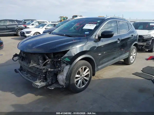 JN1BJ1CP8KW530269 2019 NISSAN ROGUE - Image 2