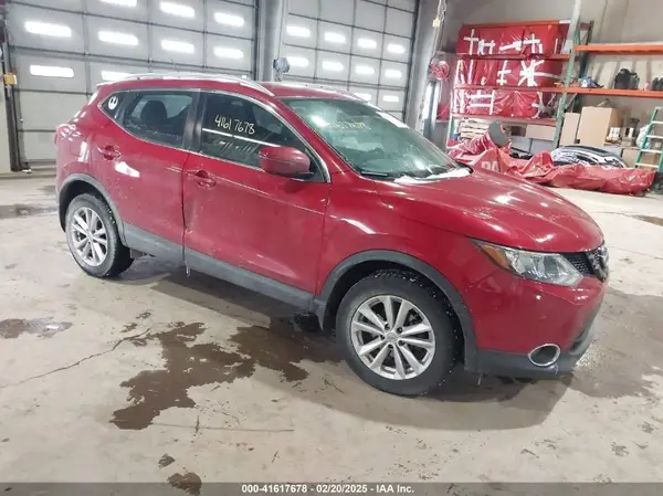 JN1BJ1CP9HW003902 2017 NISSAN ROGUE - Image 1
