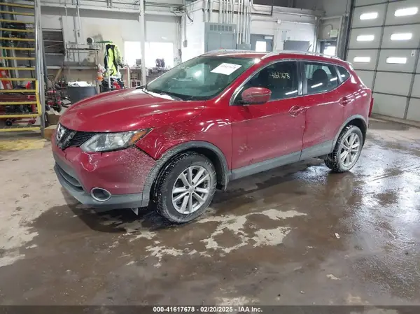 JN1BJ1CP9HW003902 2017 NISSAN ROGUE - Image 2