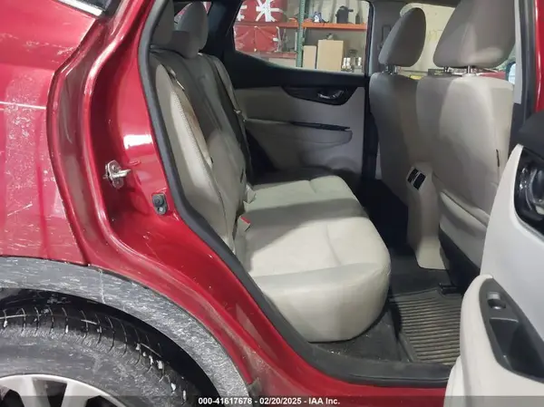 JN1BJ1CP9HW003902 2017 NISSAN ROGUE - Image 8