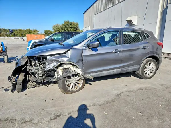 JN1BJ1CP9HW004452 2017 NISSAN ROGUE - Image 1