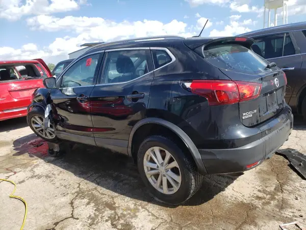 JN1BJ1CP9HW005245 2017 NISSAN ROGUE - Image 2
