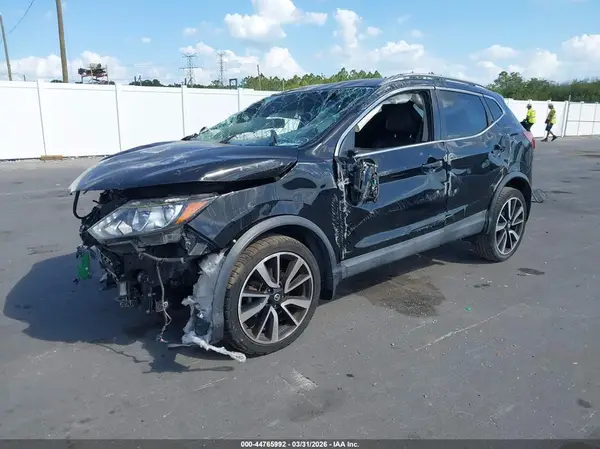 JN1BJ1CP9HW009554 2017 NISSAN ROGUE - Image 2