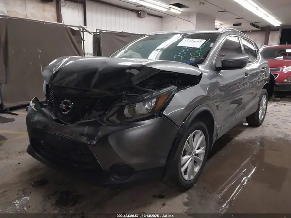 JN1BJ1CP9HW010218 2017 NISSAN ROGUE - Image 2