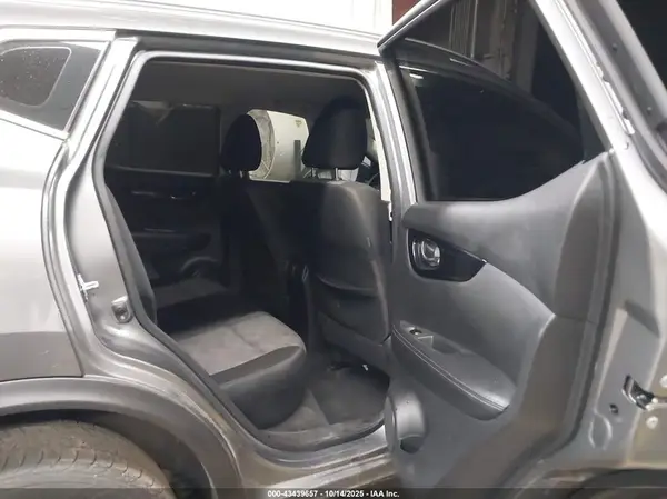 JN1BJ1CP9HW010218 2017 NISSAN ROGUE - Image 8