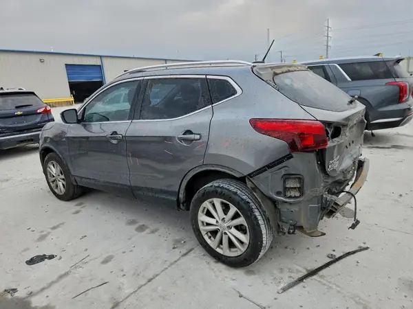 JN1BJ1CP9HW010705 2017 NISSAN ROGUE - Image 2