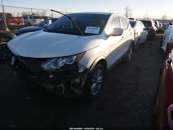 JN1BJ1CP9HW011739 2017 NISSAN ROGUE - Image 2