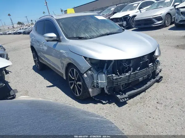 JN1BJ1CP9HW015483 2017 NISSAN ROGUE - Image 1