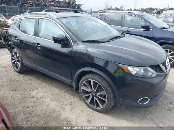 JN1BJ1CP9HW018741 2017 NISSAN ROGUE - Image 1