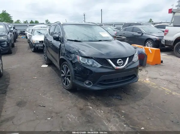 JN1BJ1CP9HW019565 2017 NISSAN ROGUE - Image 1