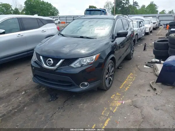 JN1BJ1CP9HW019565 2017 NISSAN ROGUE - Image 2