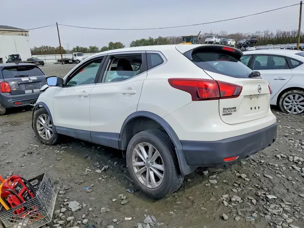 JN1BJ1CP9HW019775 2017 NISSAN ROGUE - Image 2