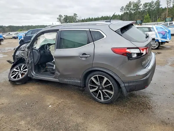 JN1BJ1CP9HW024197 2017 NISSAN ROGUE - Image 2