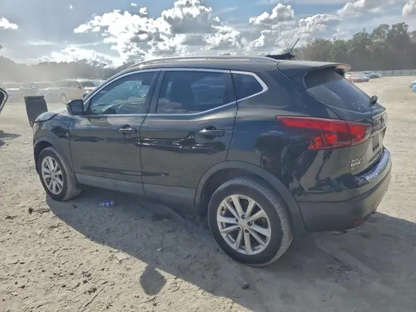 JN1BJ1CP9HW024782 2017 NISSAN ROGUE - Image 2