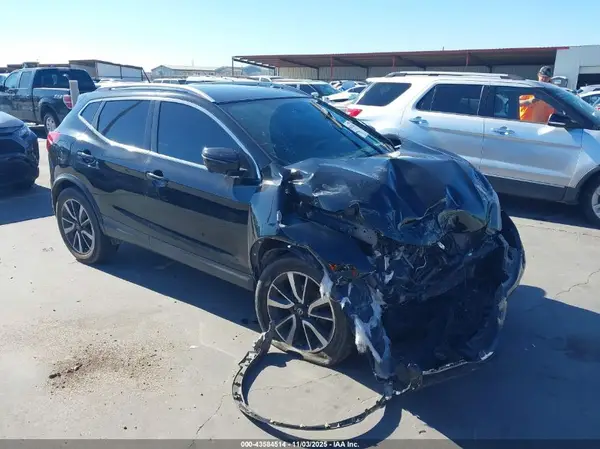 JN1BJ1CP9HW030131 2017 NISSAN ROGUE - Image 1