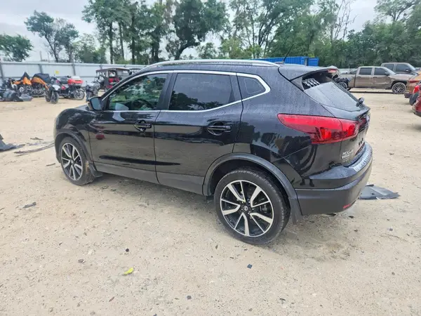 JN1BJ1CP9HW033109 2017 NISSAN ROGUE - Image 2