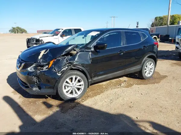 JN1BJ1CP9HW034390 2017 NISSAN ROGUE - Image 2