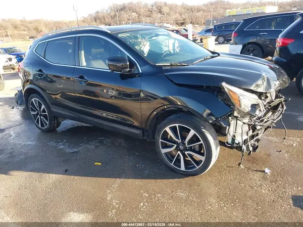 JN1BJ1CP9HW036270 2017 NISSAN ROGUE - Image 1