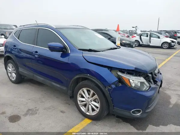 JN1BJ1CP9JW103617 2018 NISSAN ROGUE - Image 1