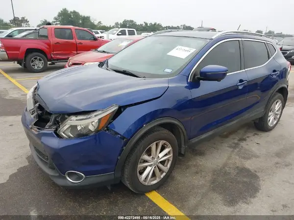 JN1BJ1CP9JW103617 2018 NISSAN ROGUE - Image 2