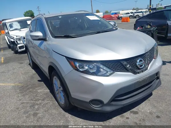 JN1BJ1CP9JW103911 2018 NISSAN ROGUE - Image 1