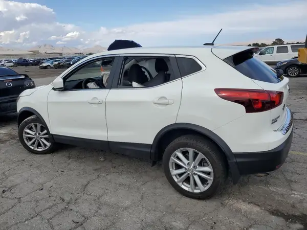 JN1BJ1CP9JW106856 2018 NISSAN ROGUE - Image 2