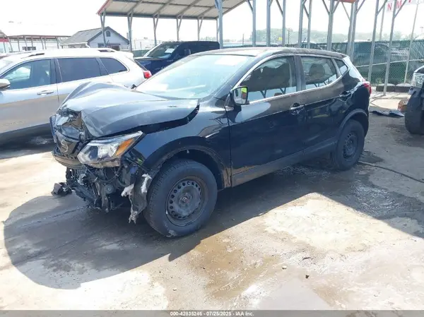JN1BJ1CP9JW151019 2018 NISSAN ROGUE - Image 2