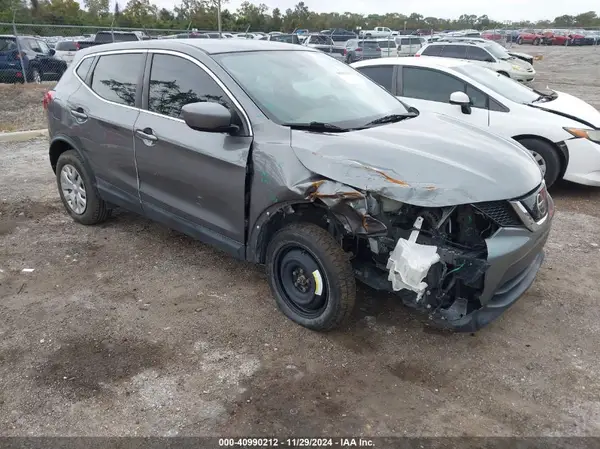 JN1BJ1CP9JW151134 2018 NISSAN ROGUE - Image 1