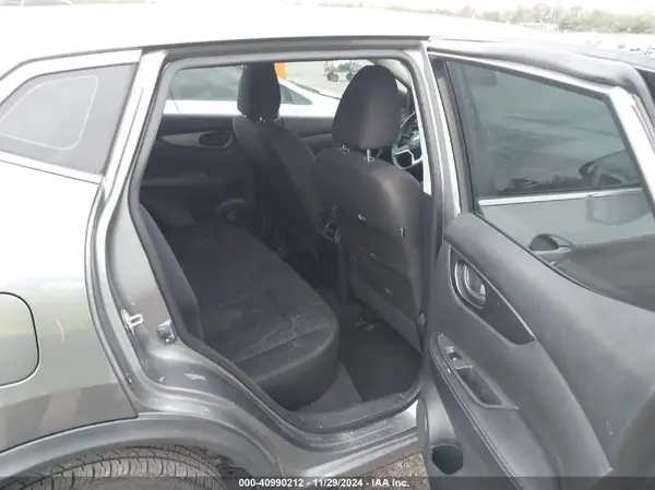 JN1BJ1CP9JW151134 2018 NISSAN ROGUE - Image 8
