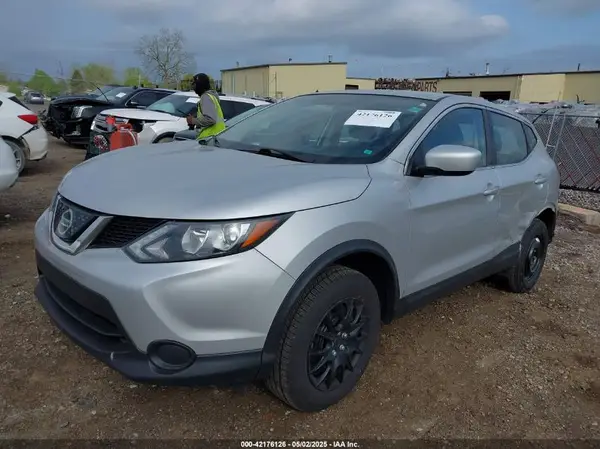 JN1BJ1CP9JW155295 2018 NISSAN ROGUE - Image 2
