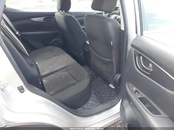 JN1BJ1CP9JW155295 2018 NISSAN ROGUE - Image 8