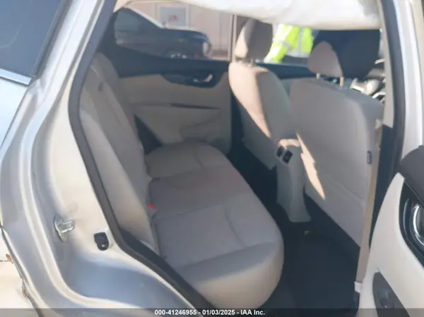 JN1BJ1CP9JW164398 2018 NISSAN ROGUE - Image 8