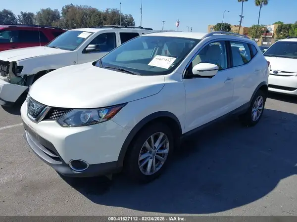 JN1BJ1CP9JW164708 2018 NISSAN ROGUE - Image 2