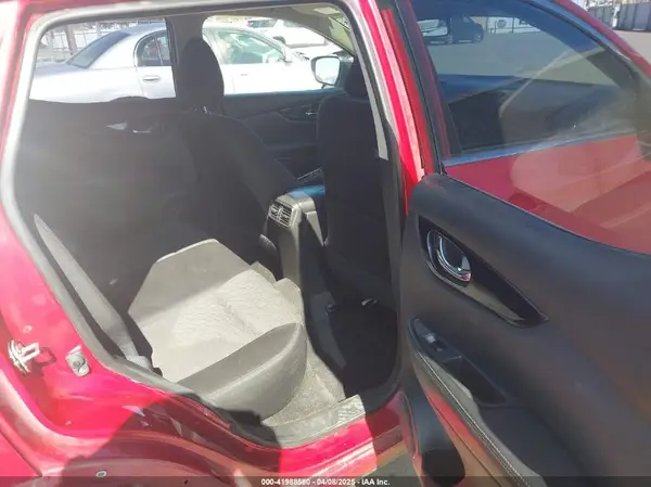 JN1BJ1CP9JW164787 2018 NISSAN ROGUE - Image 8