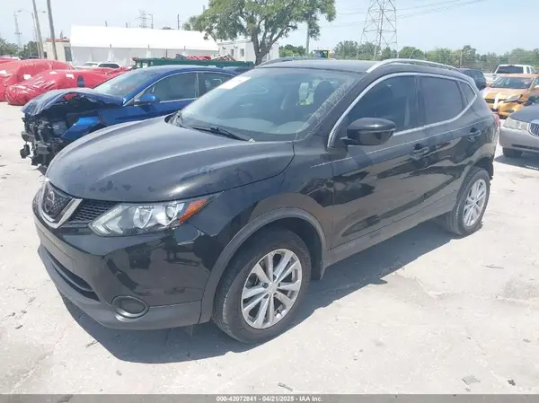 JN1BJ1CP9JW181251 2018 NISSAN ROGUE - Image 2