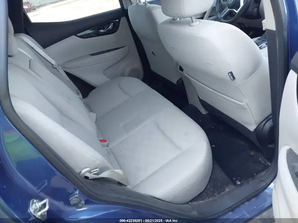 JN1BJ1CP9JW190788 2018 NISSAN ROGUE - Image 8