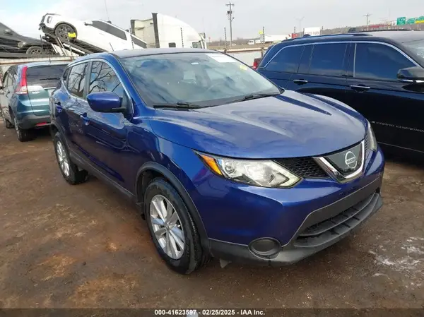 JN1BJ1CP9JW194825 2018 NISSAN ROGUE - Image 1