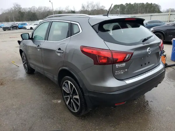 JN1BJ1CP9JW500180 2018 NISSAN ROGUE - Image 2