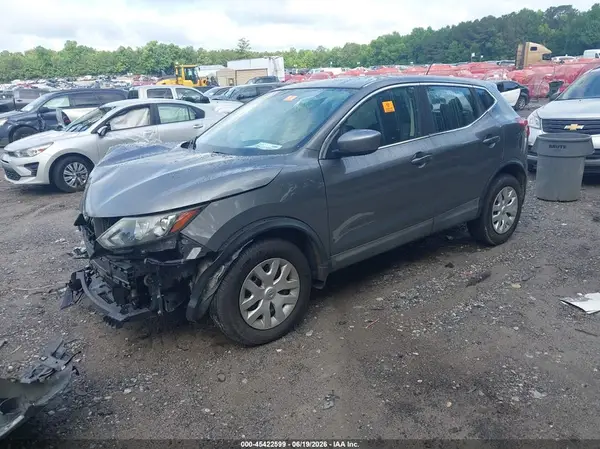JN1BJ1CPXHW002502 2017 NISSAN ROGUE - Image 2