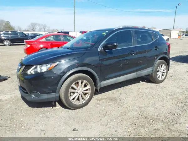 JN1BJ1CPXHW004122 2017 NISSAN ROGUE - Image 2