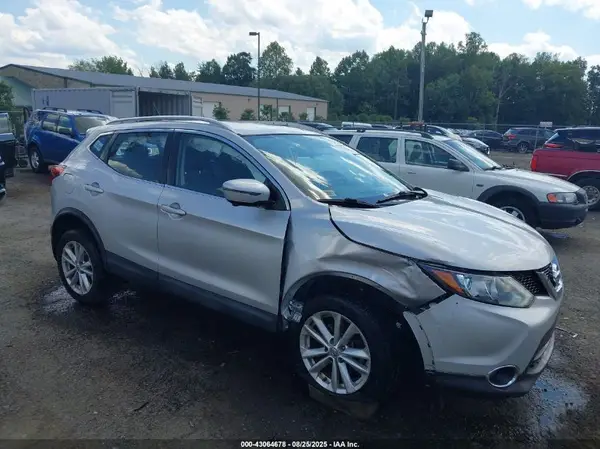 JN1BJ1CPXHW005139 2017 NISSAN ROGUE - Image 1