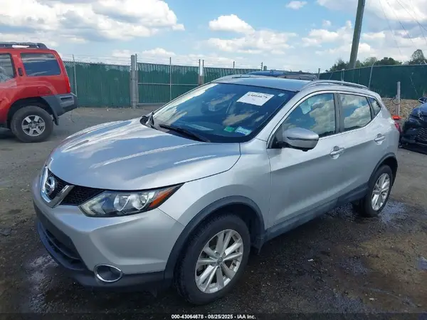 JN1BJ1CPXHW005139 2017 NISSAN ROGUE - Image 2
