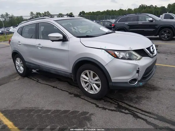 JN1BJ1CPXHW005142 2017 NISSAN ROGUE - Image 1