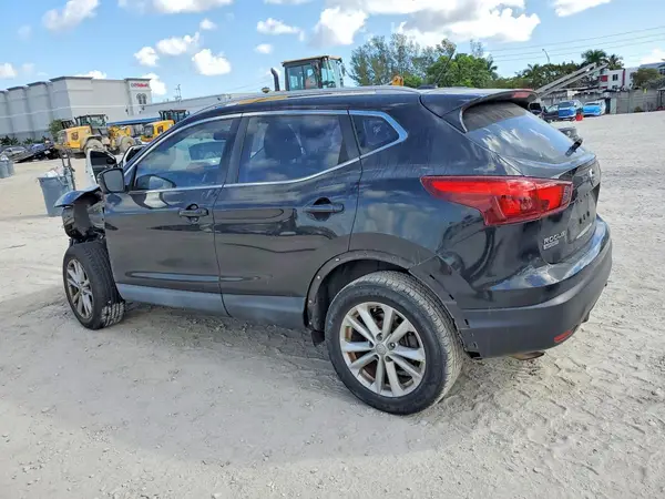 JN1BJ1CPXHW005691 2017 NISSAN ROGUE - Image 2