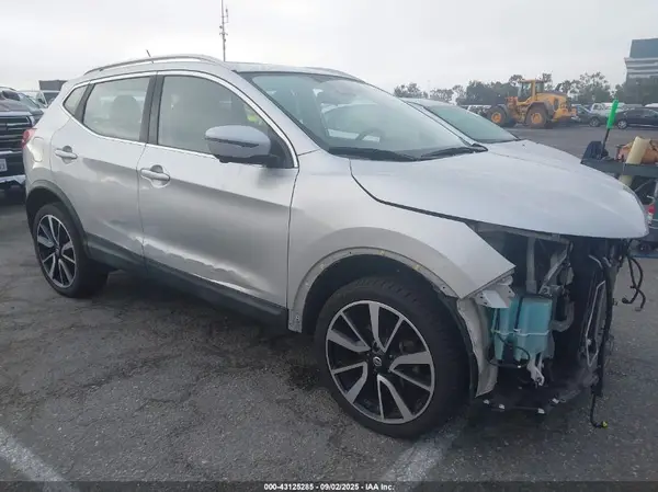 JN1BJ1CPXHW005934 2017 NISSAN ROGUE - Image 1
