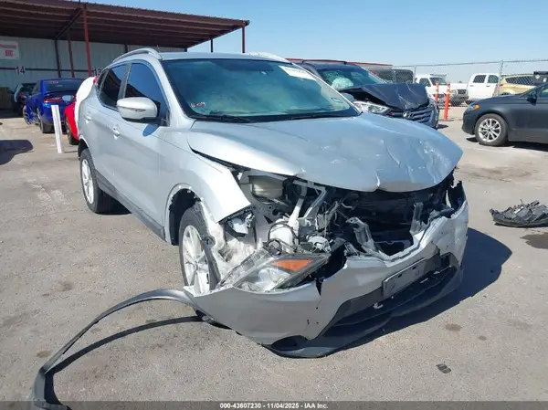 JN1BJ1CPXHW006470 2017 NISSAN ROGUE - Image 1